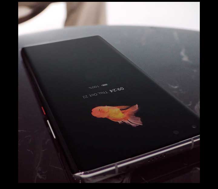 Huawei Mate 40 Pro + Eyes on Display Huawei Mate 40 Pro + Eyes on Display